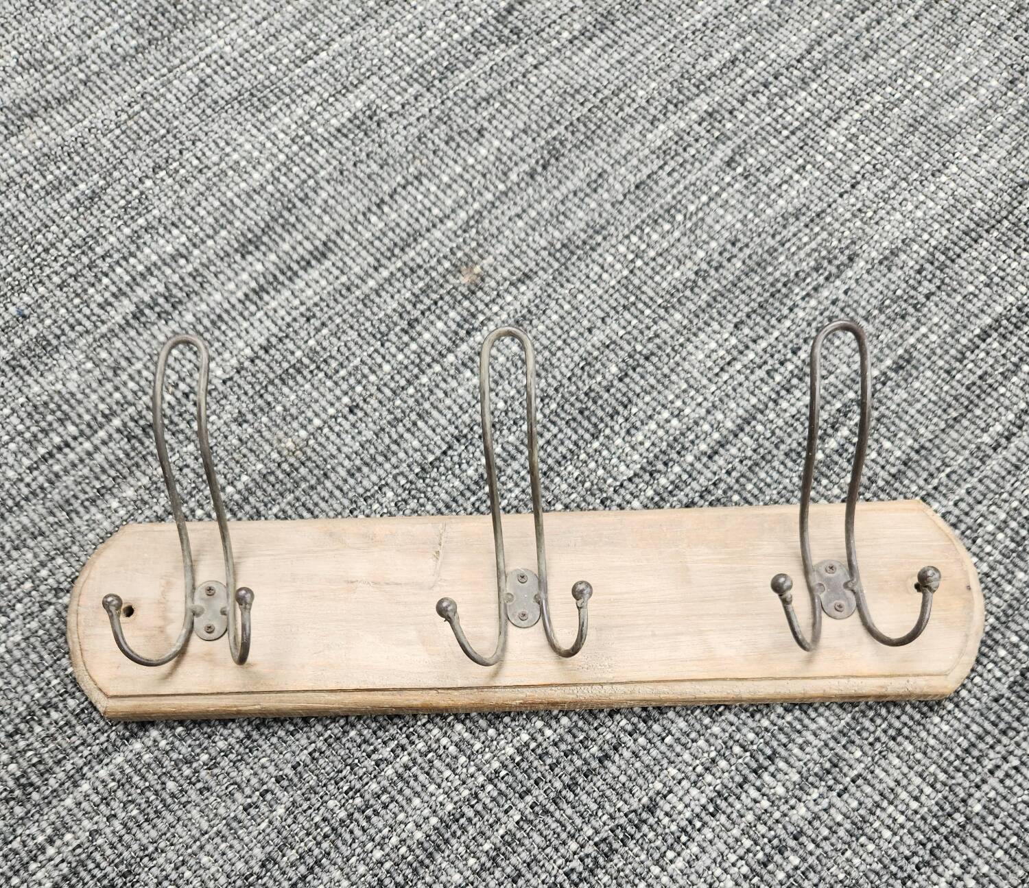 Porte-manteau mural en bois