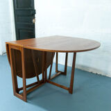 McIntosh round folding table