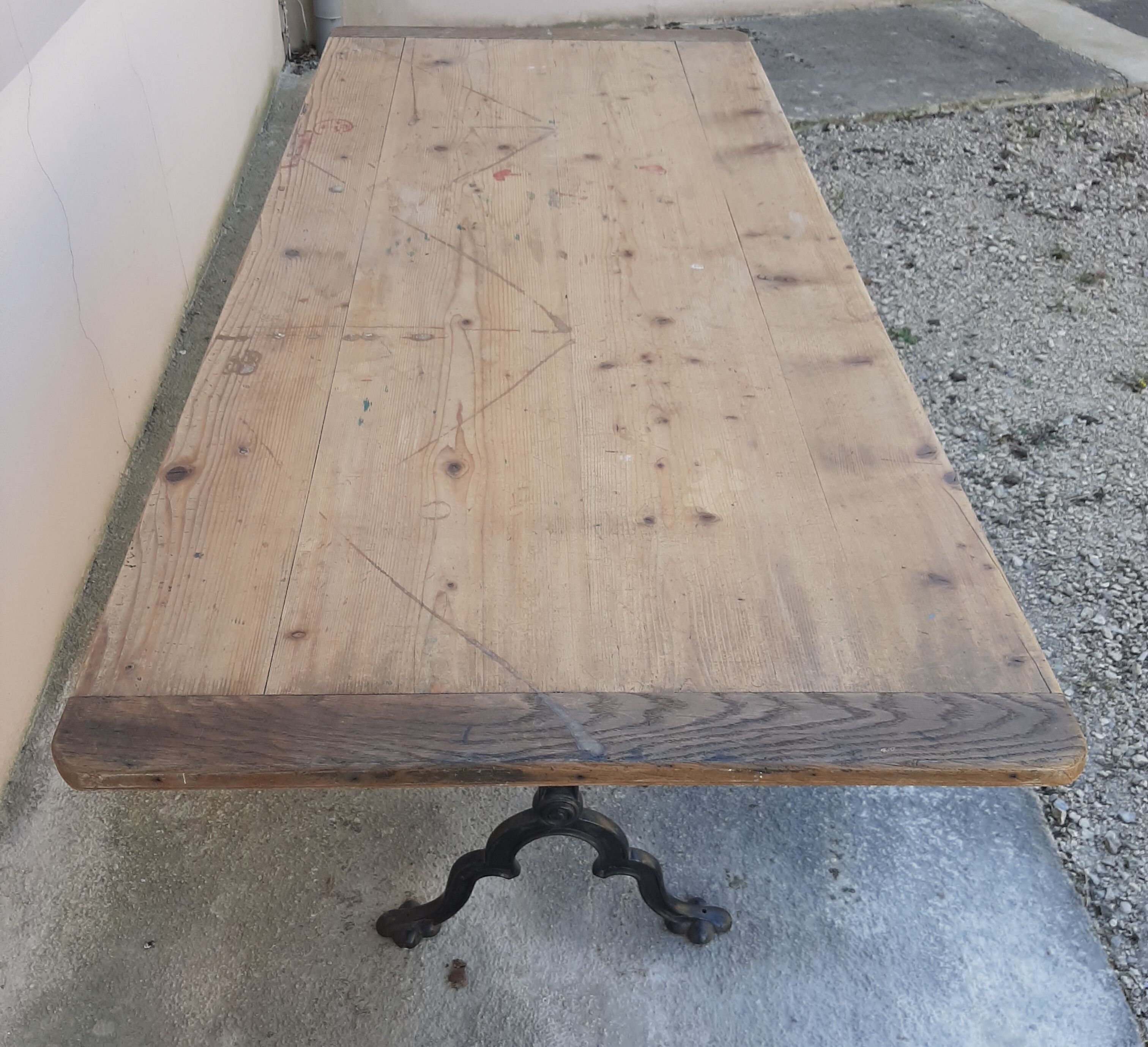 Bistro table pite cast 1900 Paris