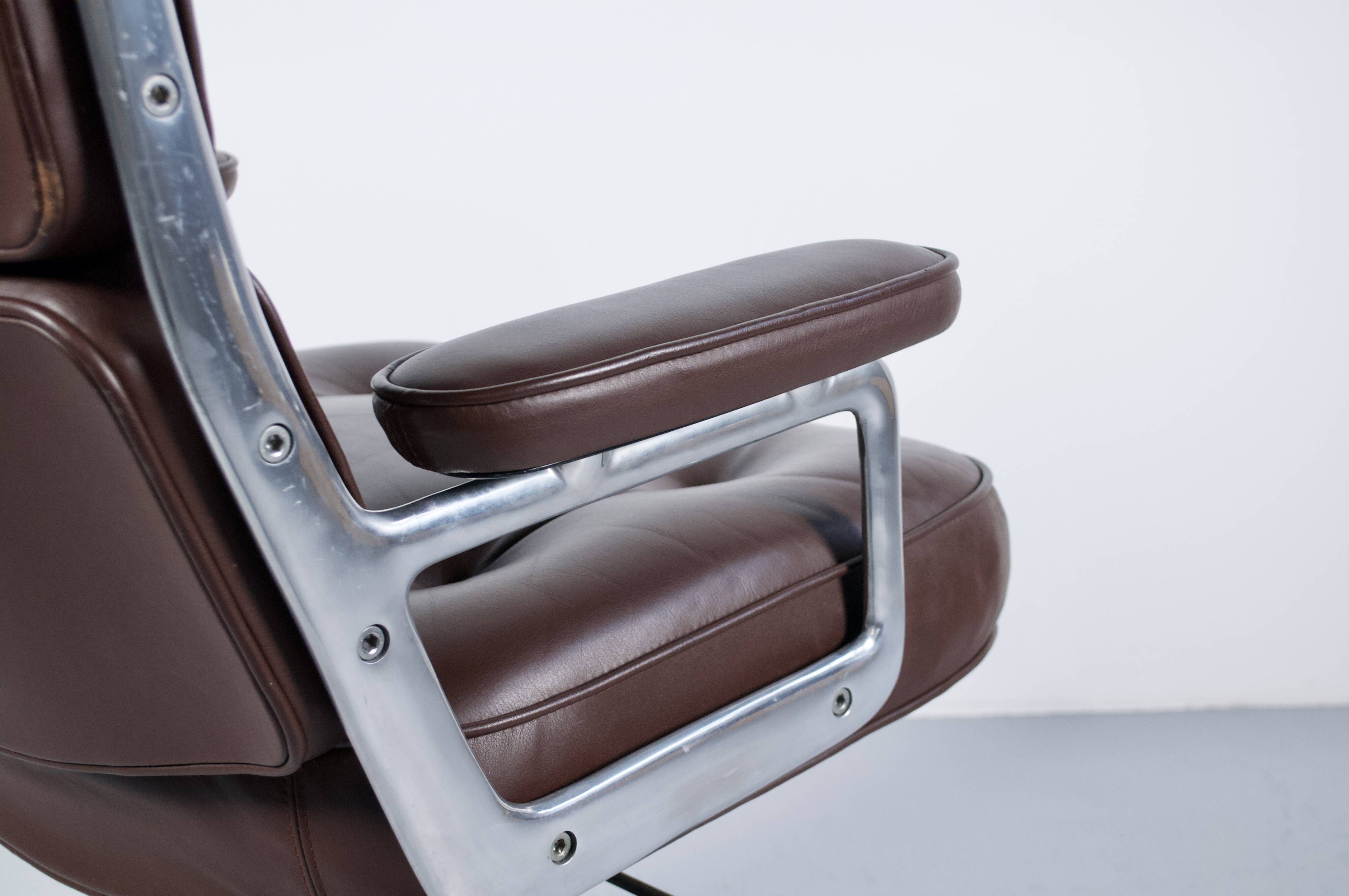 Fauteuil Lobby Chair ES 104 Eames années 70