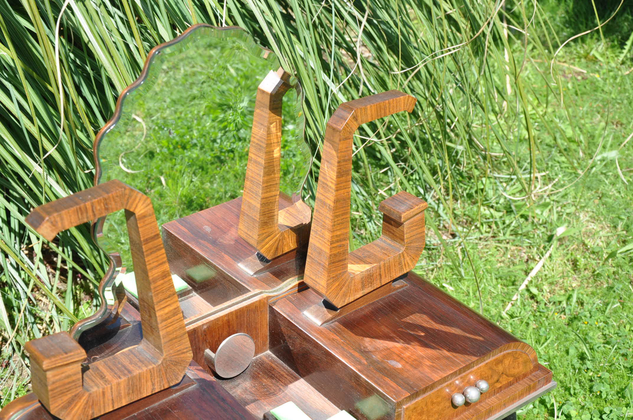 Child dressing table