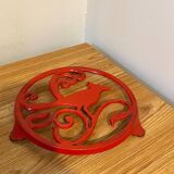 Enameled cast iron trivet