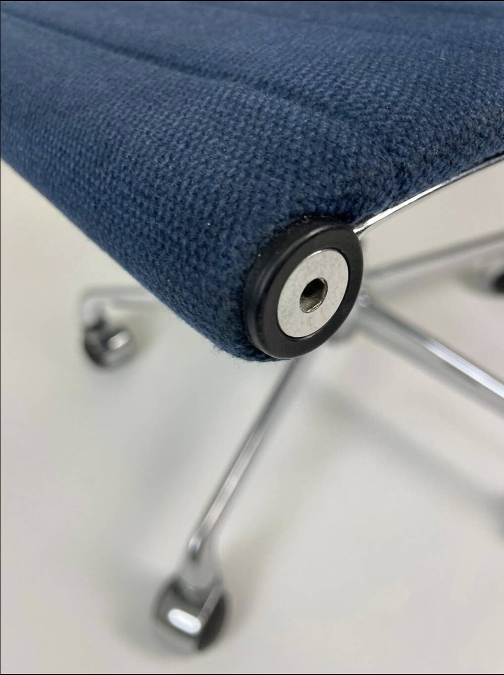 Blue fabric office chair, ICF - Charles Eames, Ray Eames - EA108 aluminum group