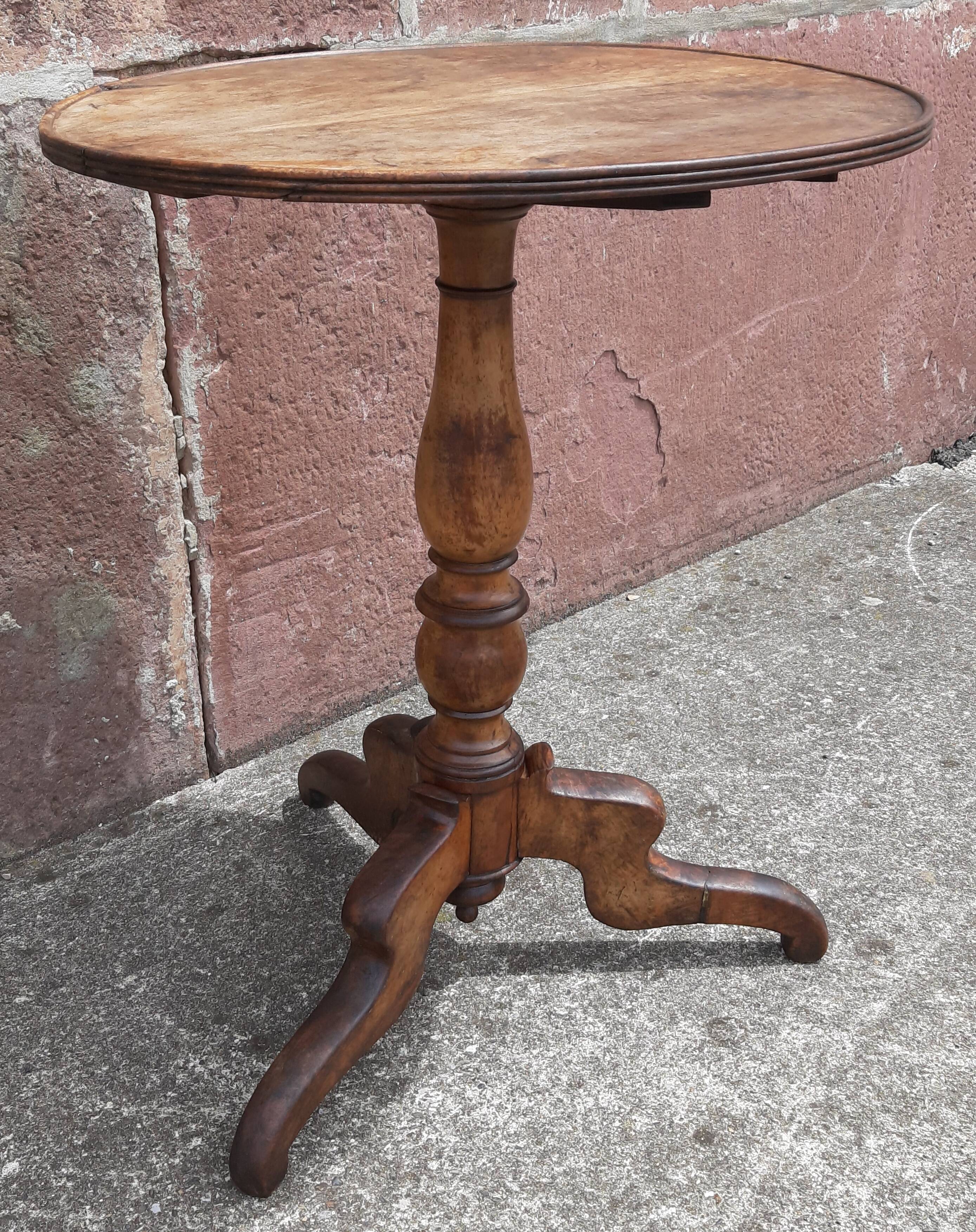 Tripod gueridon or Louis Philippe side table, cabaret top.