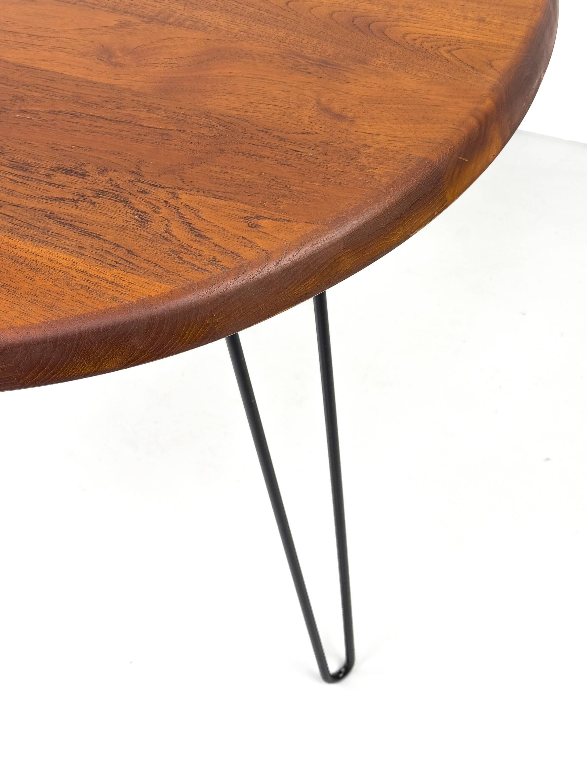 Table à manger ronde en teck avec pieds en acier, 1986