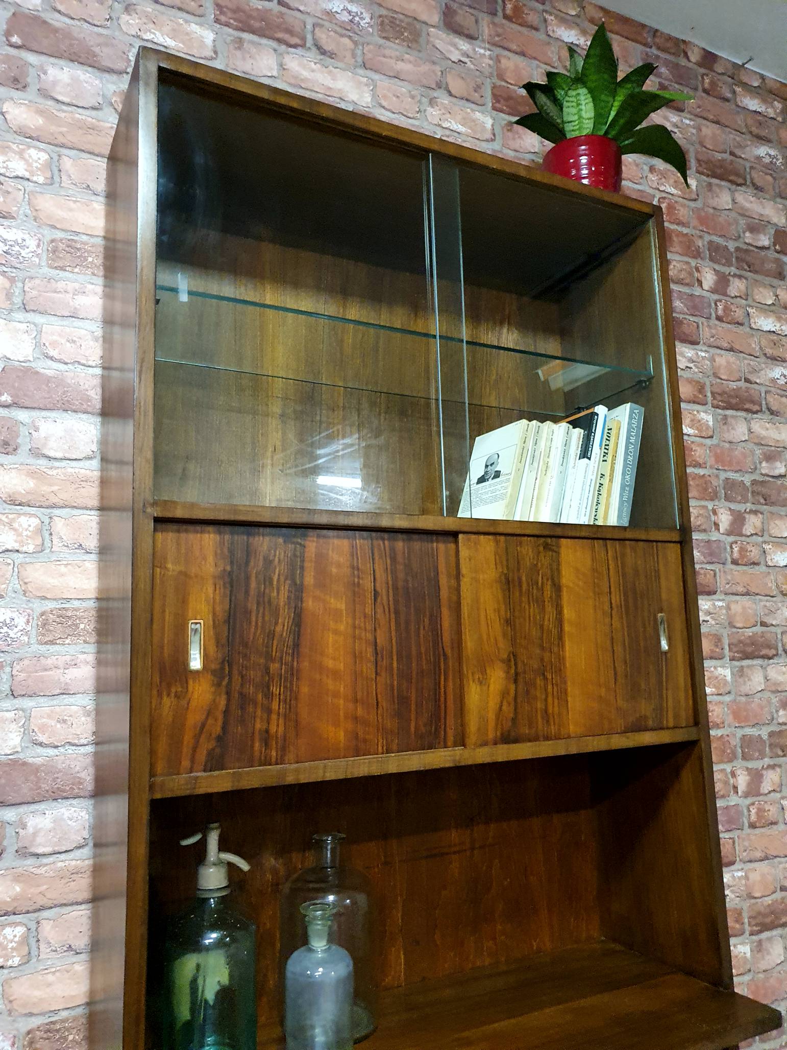 Bibliothèque rénovée vitrine années 1960 rétro vintage, Polska
