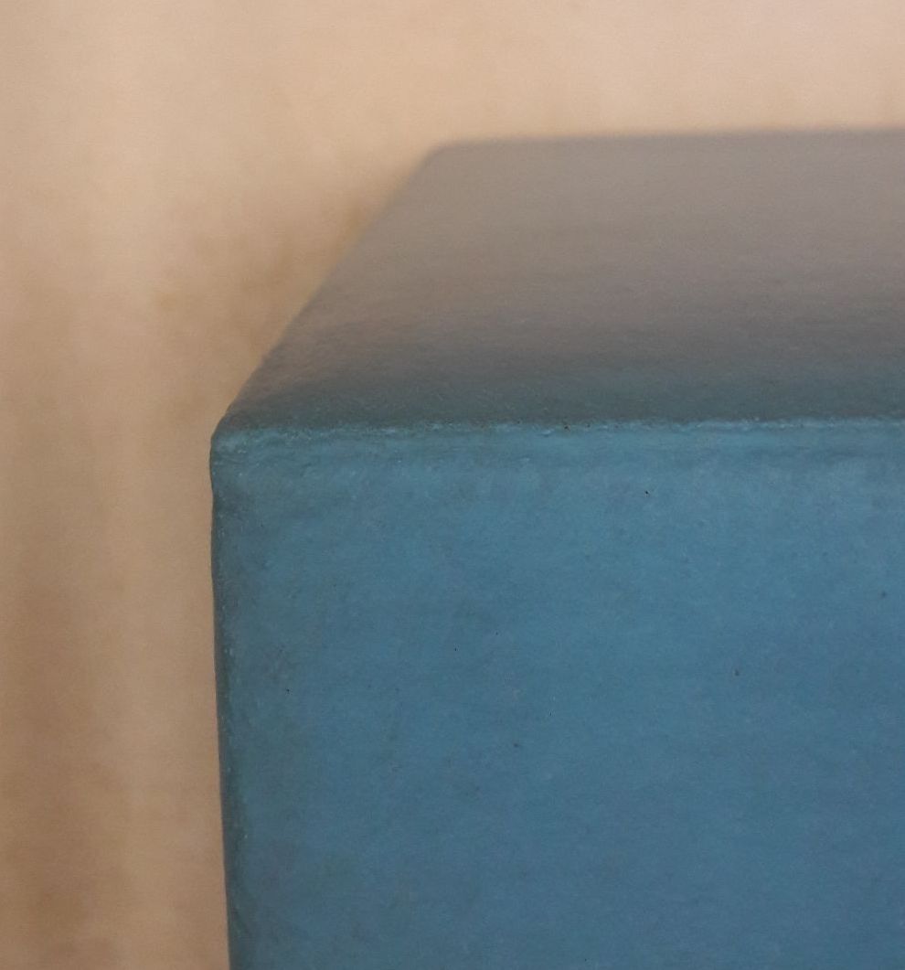 Pouf "primary", grey plastic stucture, qm foam blue trim