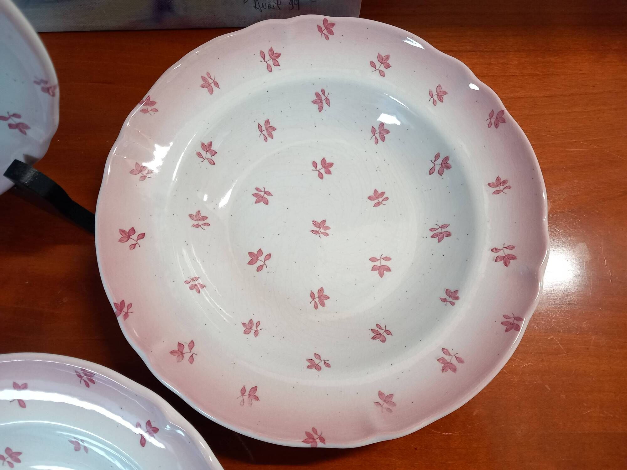 Set of 4 antique deep plates from St Amand in the "Vine Leaves" pattern.