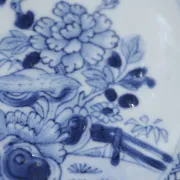 Octagonal Chinese blue and white plate with peonies – Qianlong, 18th c.