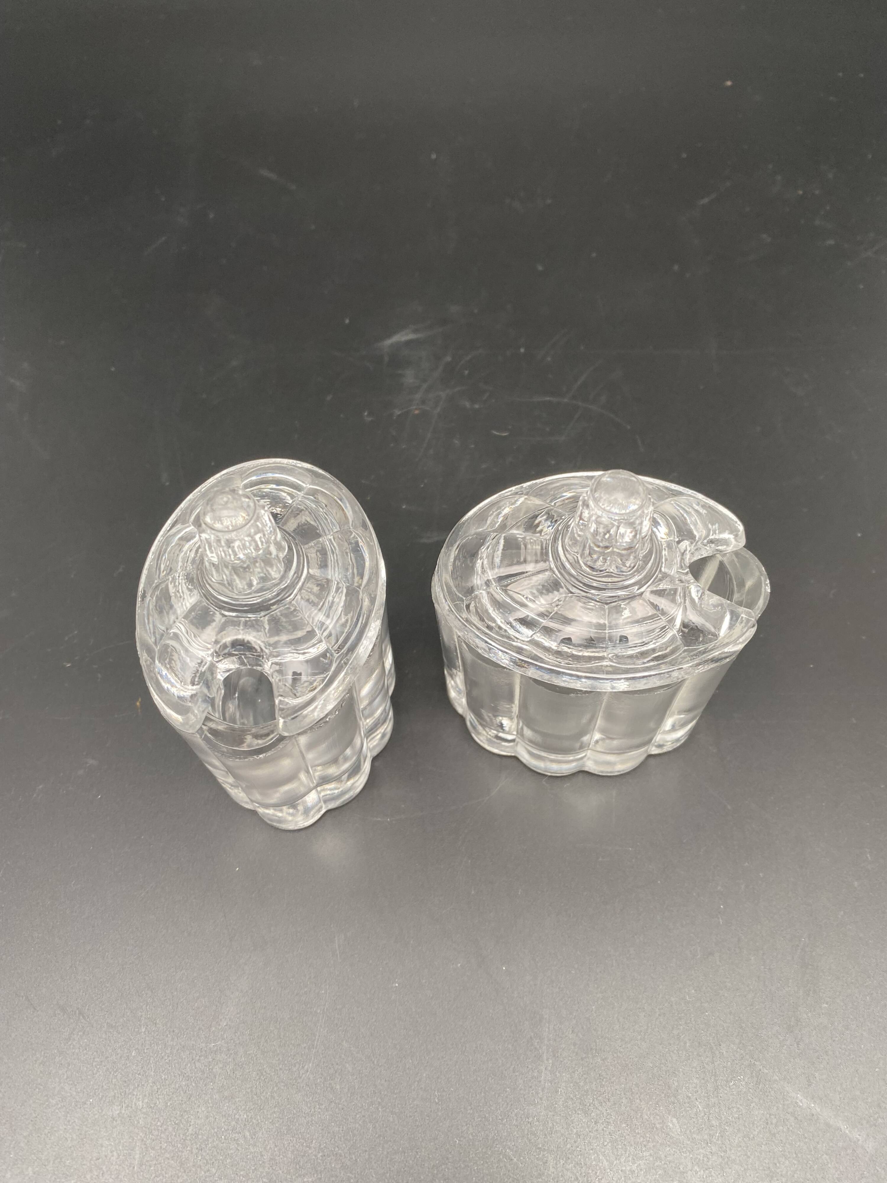 Duo salt shaker & pepper shaker in transparent worked glass