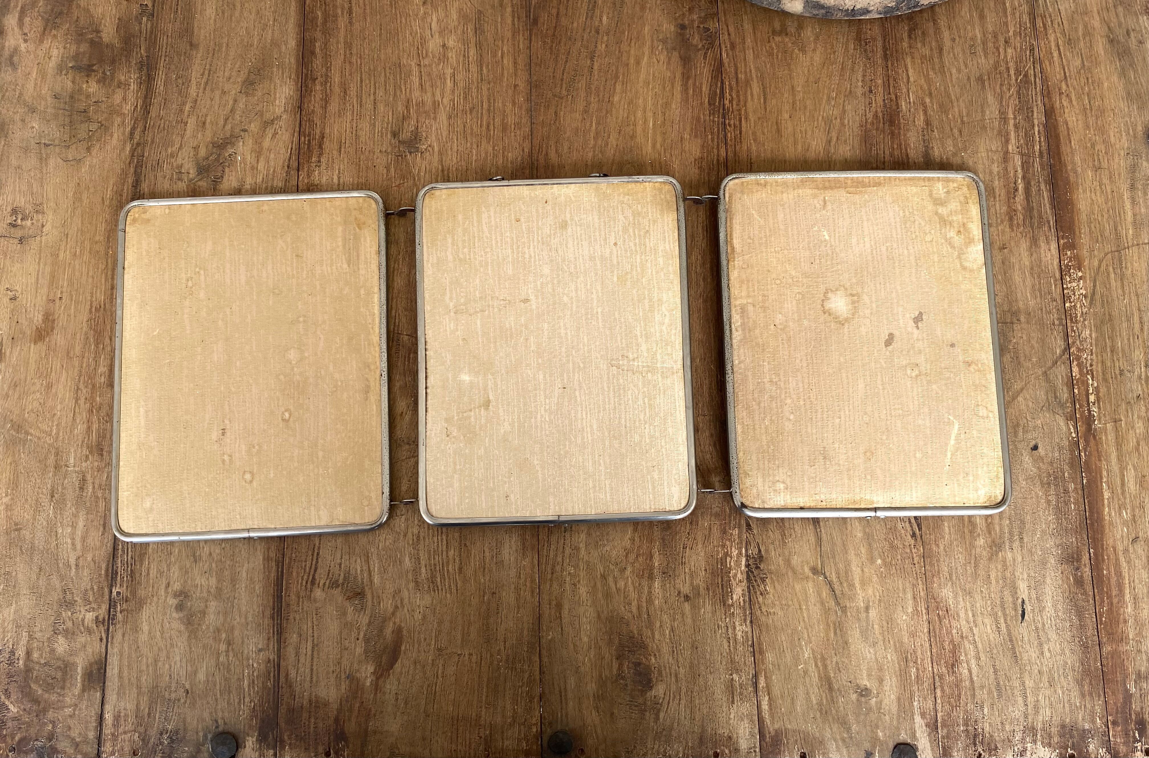 Barber's triptych mirror