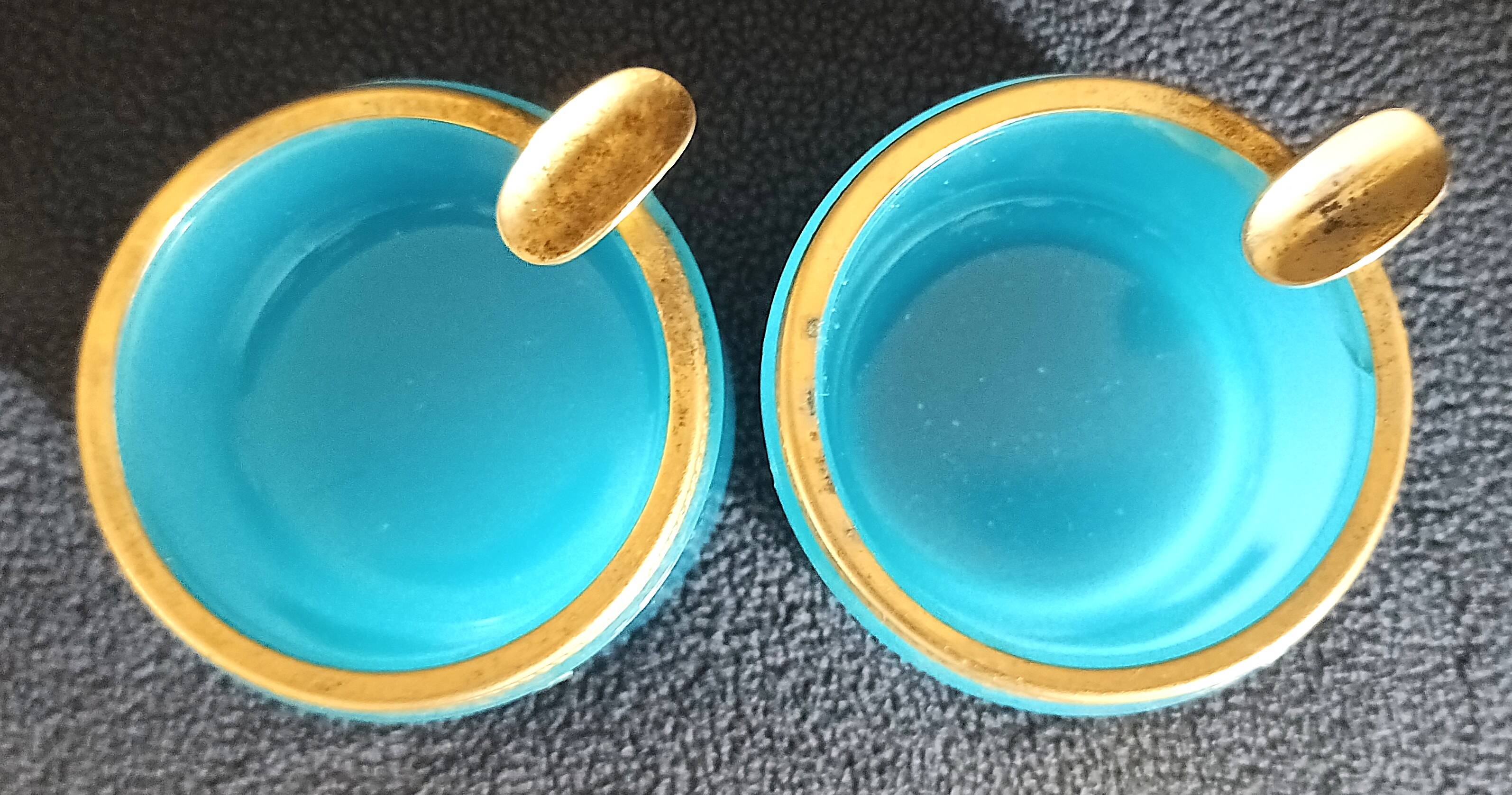 Paire de cendriers V.N.C. « Opaline de Venise »–Murano, Italie, années 1970