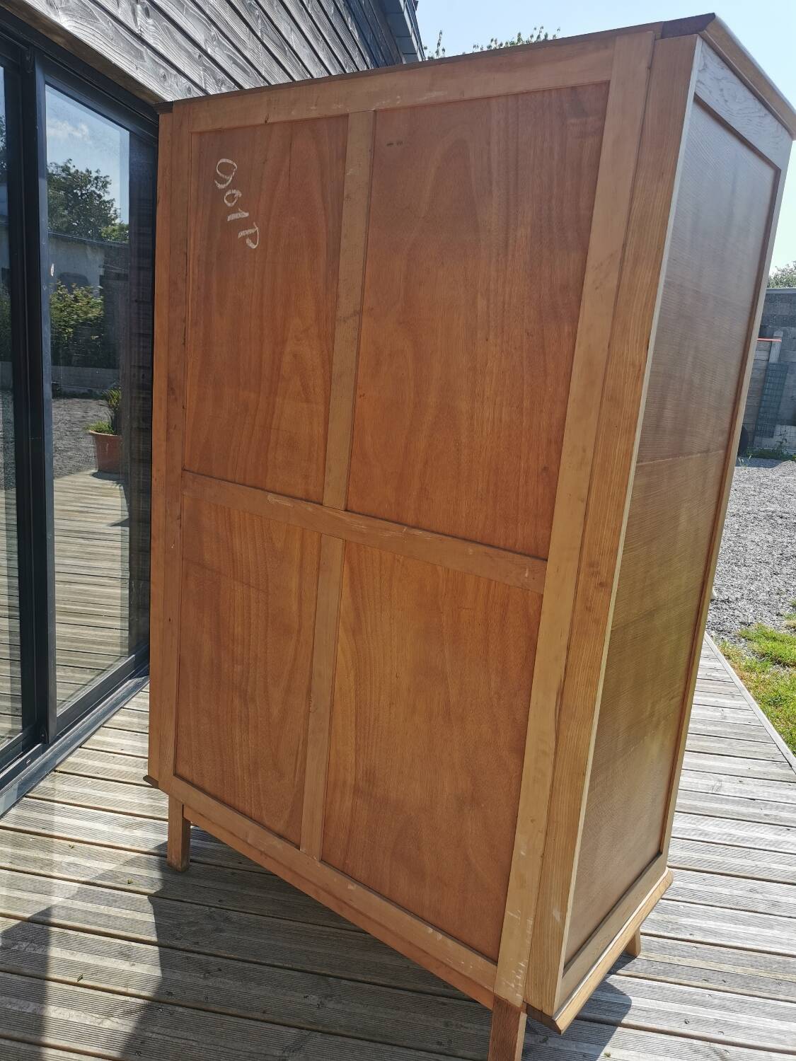 Vintage compact wardrobe