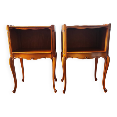 Paire de tables de chevet de style Louis XV