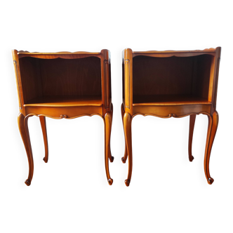 Paire de tables de chevet de style Louis XV