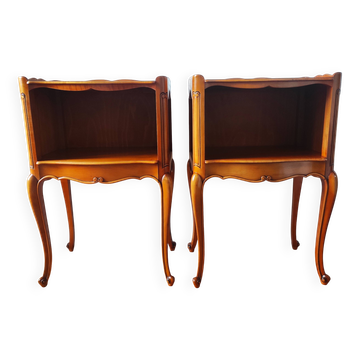 Paire de tables de chevet de style Louis XV