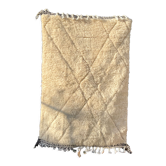 Berber carpet blessed white ouarain patterns with reliefs and black finishes
