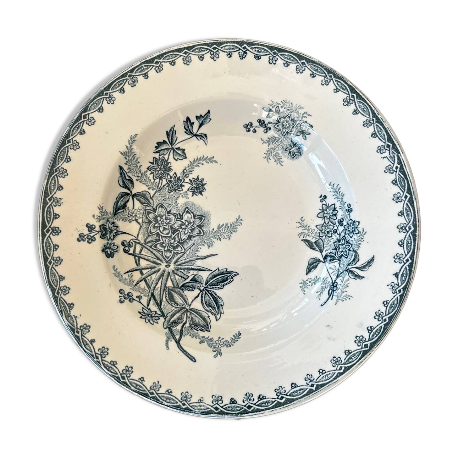 Assiettes en terre de fer Sarreguemines Margot