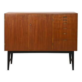 Vintage sideboard with black legs