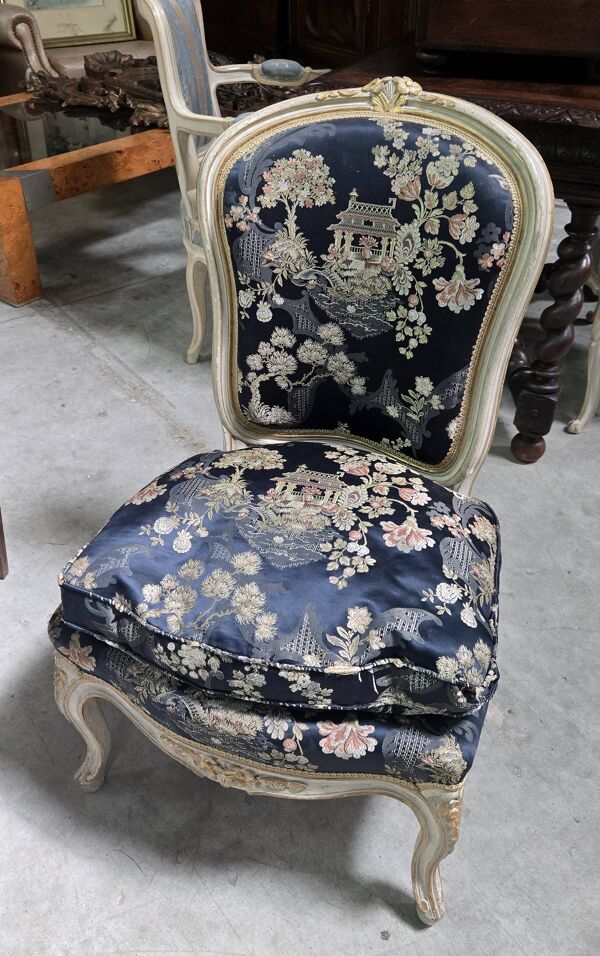 Paire de bergères de st. Louis XV, à dossier gondole/ tapisserie style Asie