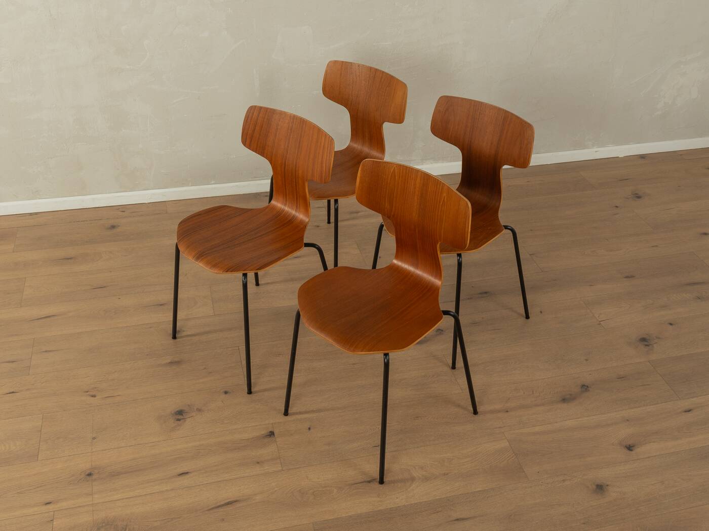 3103 Hammer chairs, Arne Jacobsen