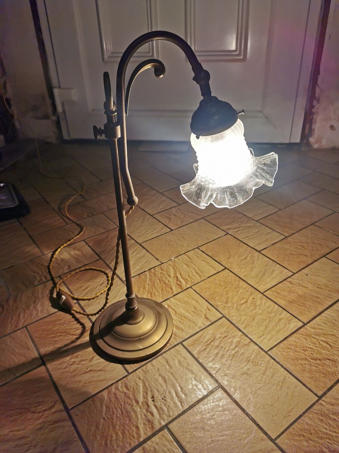 Desk lamp