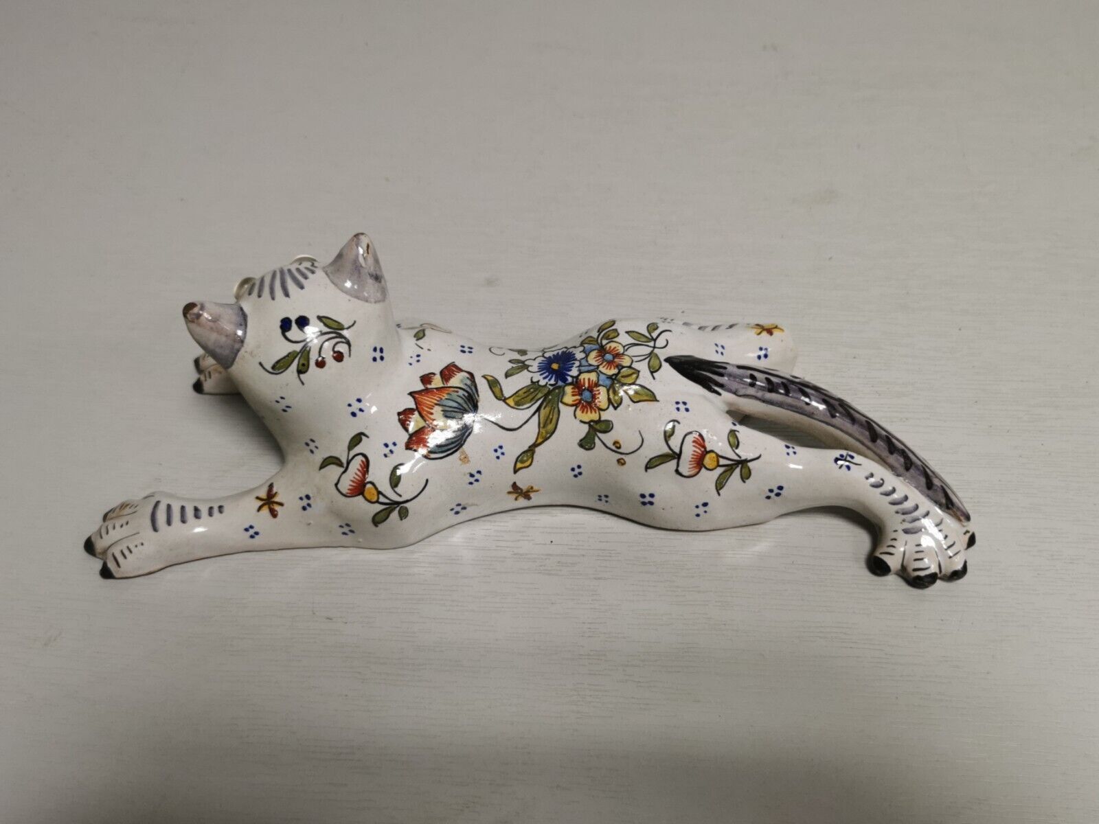 Bouquetière d'applique chat faïence desvres géo martel décor flowers