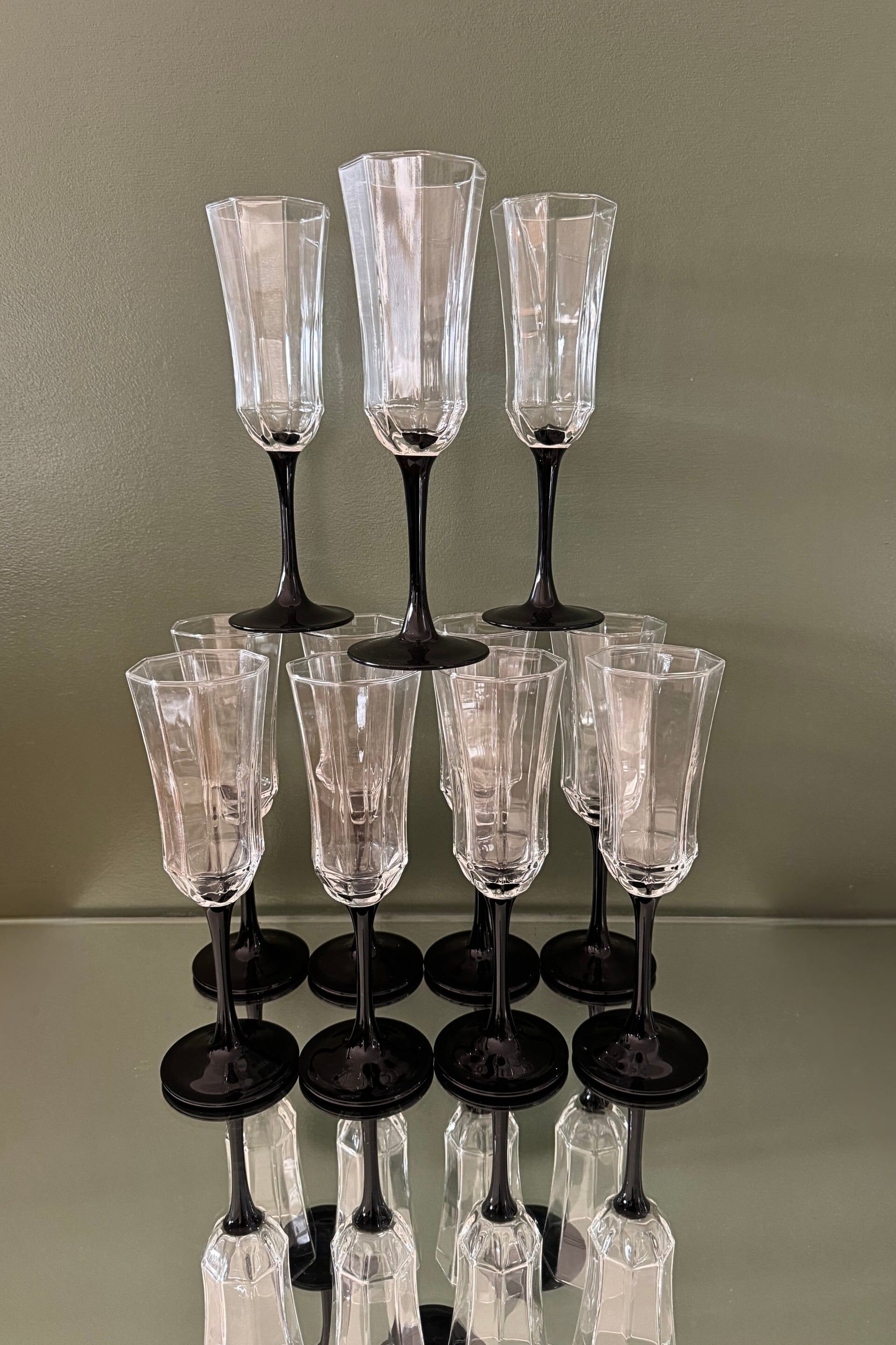 11 vintage glass champagne flutes, Esso, Luminarc