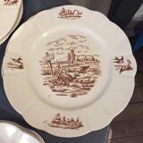 Suite of 9 flat plates in iron earth model burgundy longchamp decor hunting