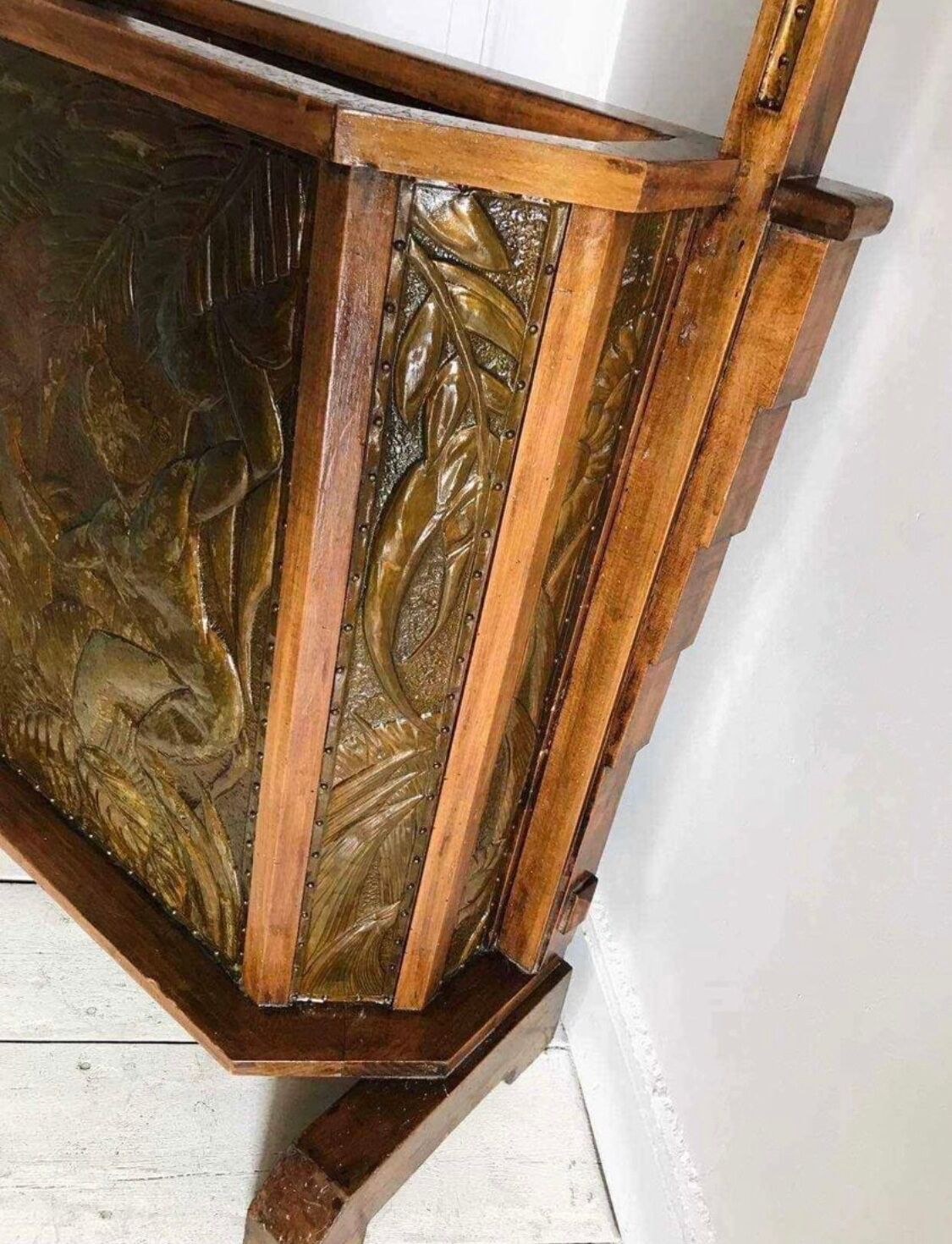 Vestiaire ancien cuivre et bois, meuble porte manteaux vintage pour entrée
