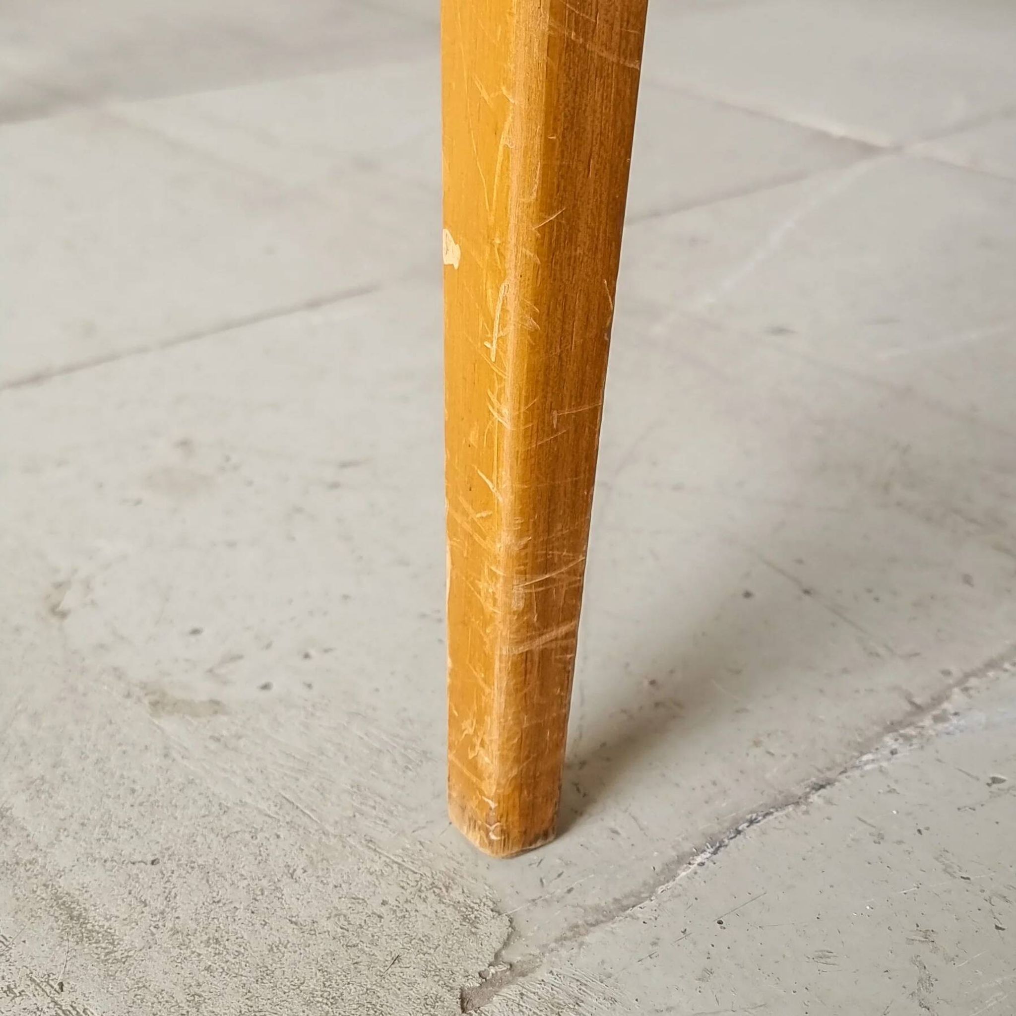 Table basse minimaliste mid-century