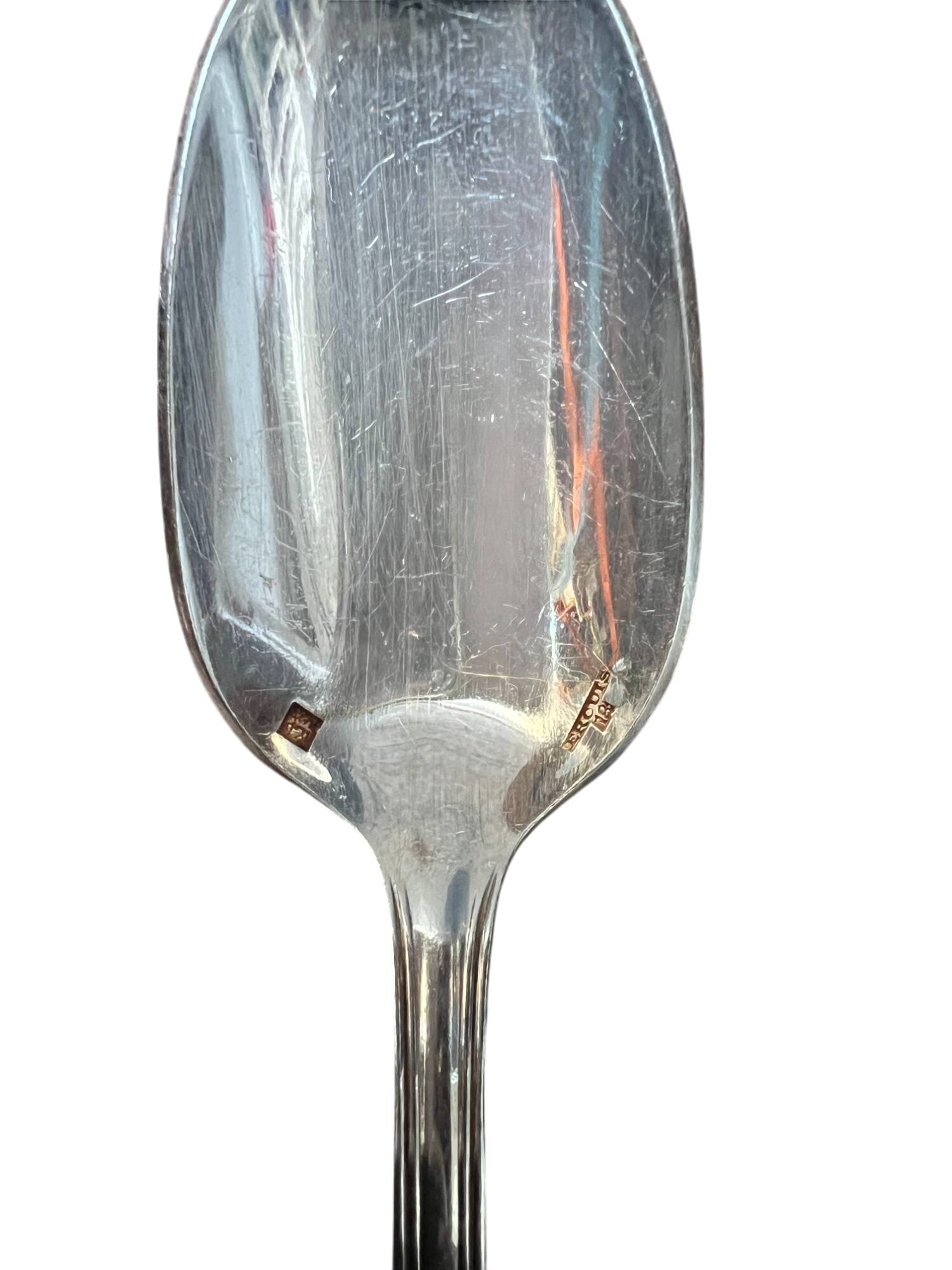 Silver metal cutlery set