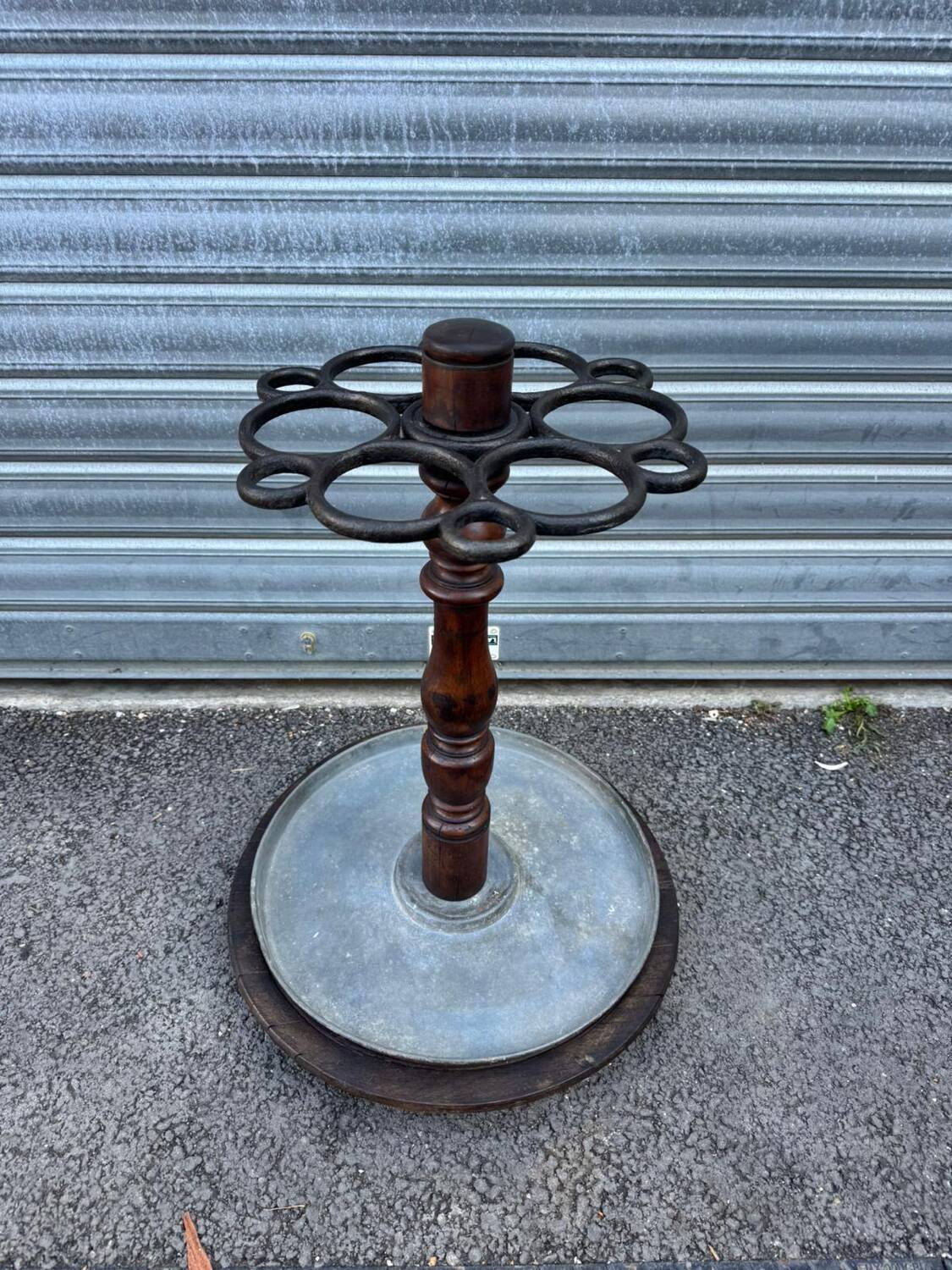 Important period walking stick and umbrella stand from the 1900s