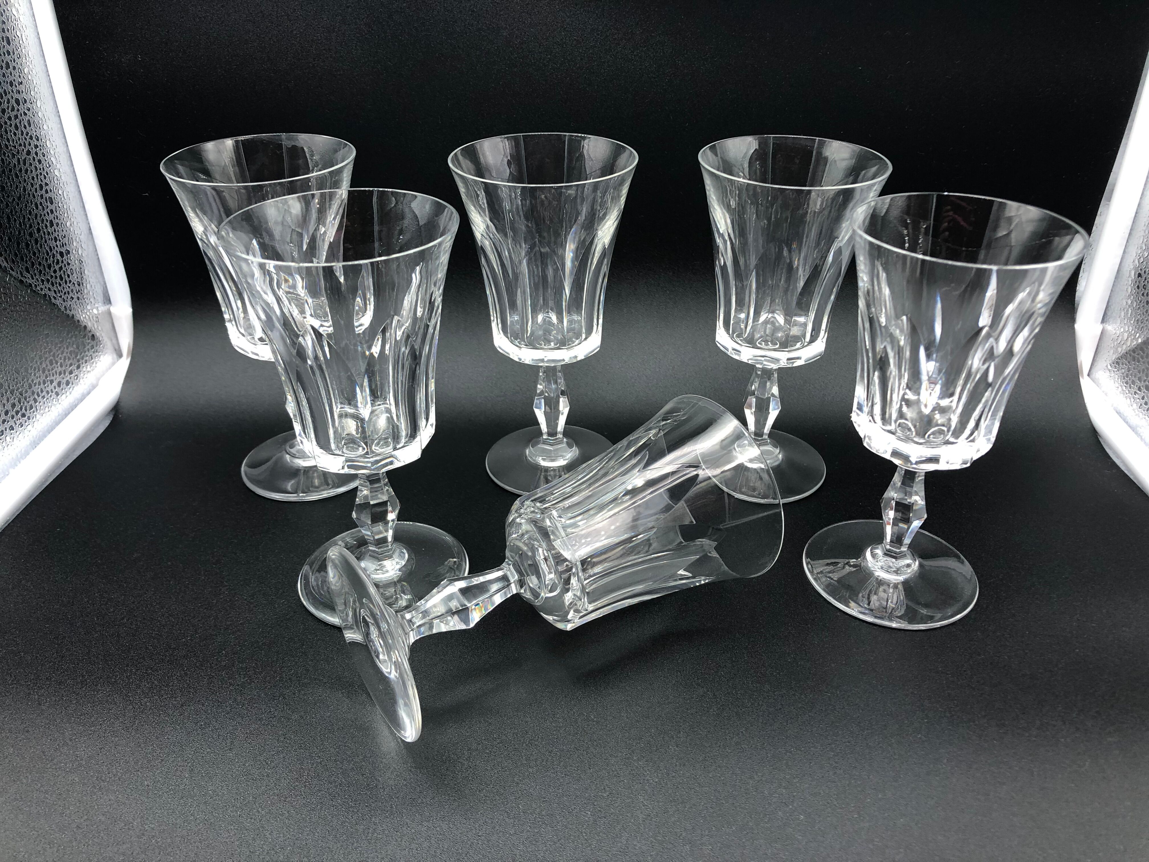 6 bordeaux wine glasses in Baccarat crystal signed Polignac model