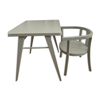 Set desk and children's chair