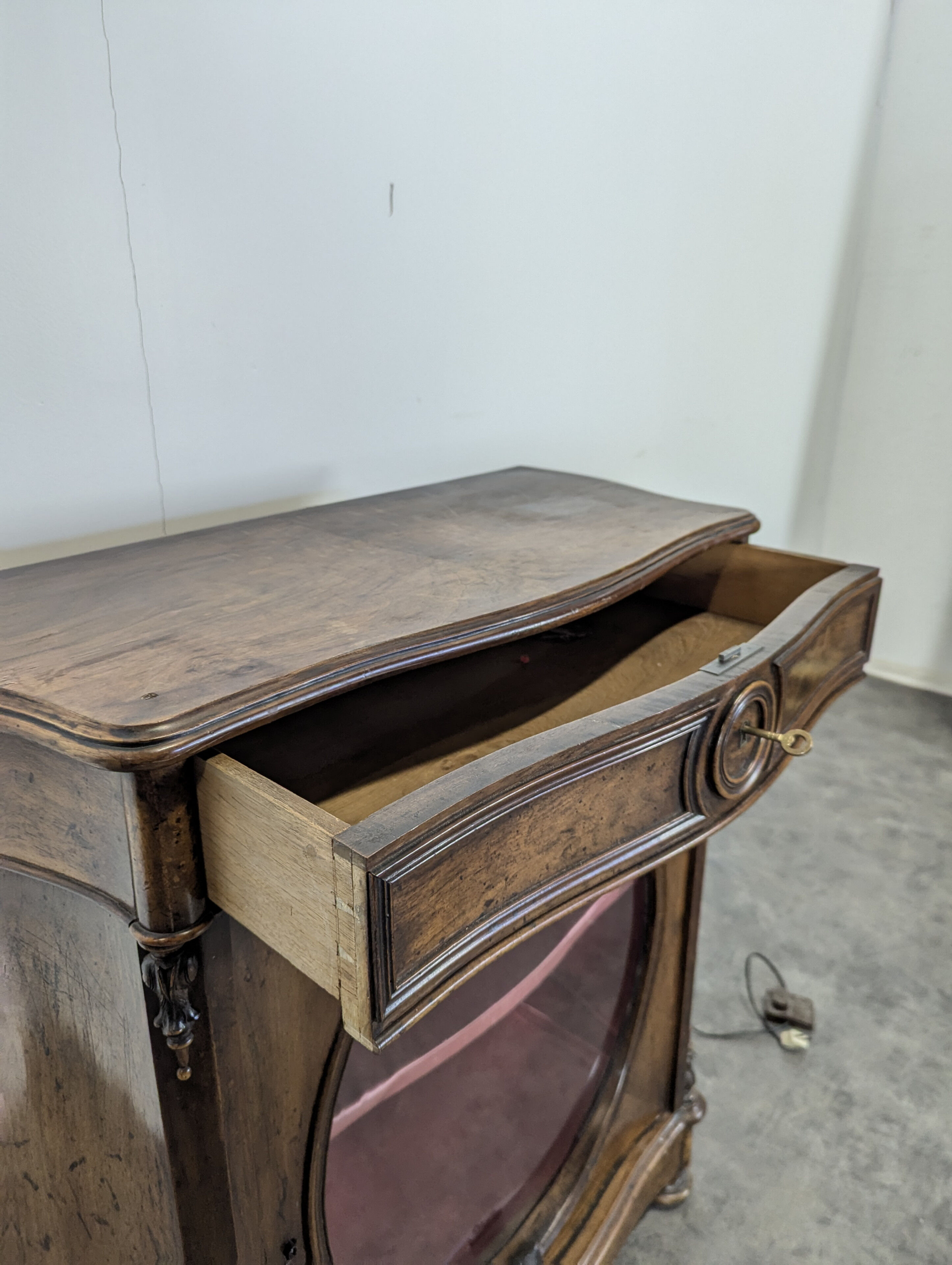 Vitrine basse en acajou anglaise