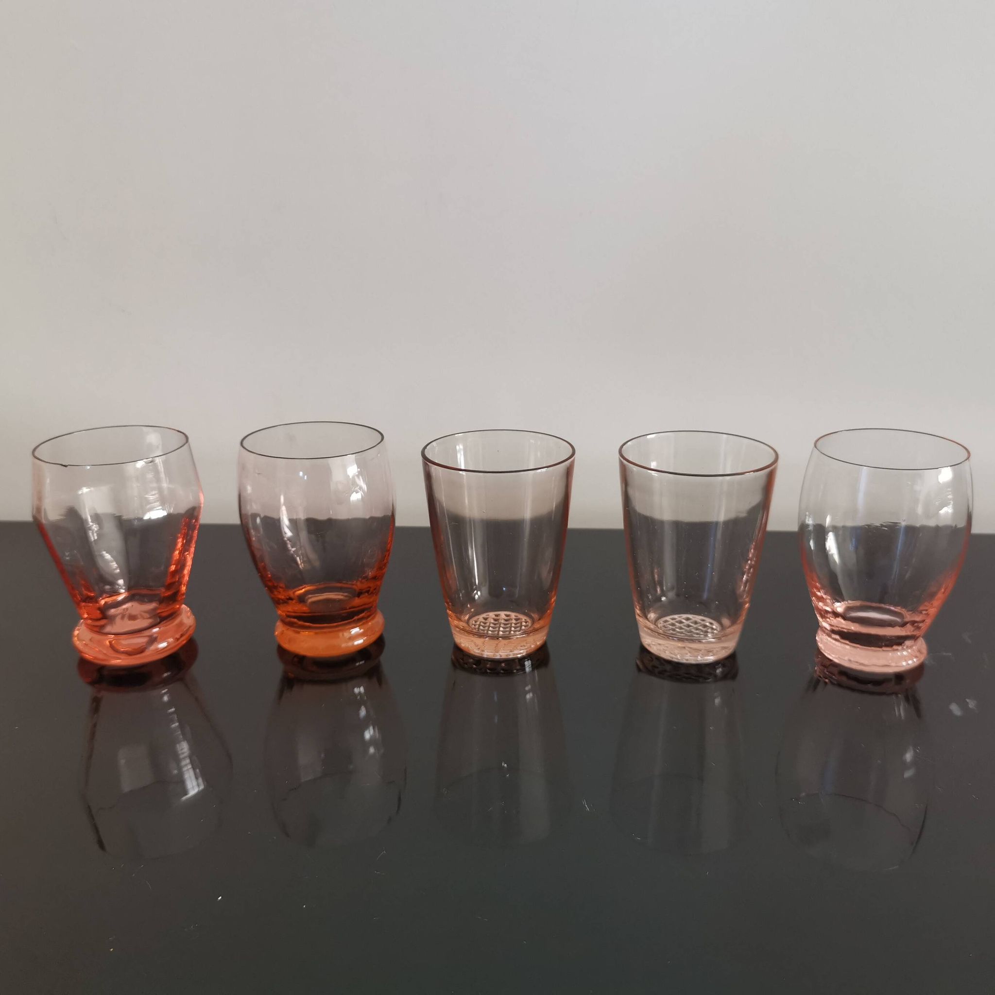 5 verres dépareillées rose vintage