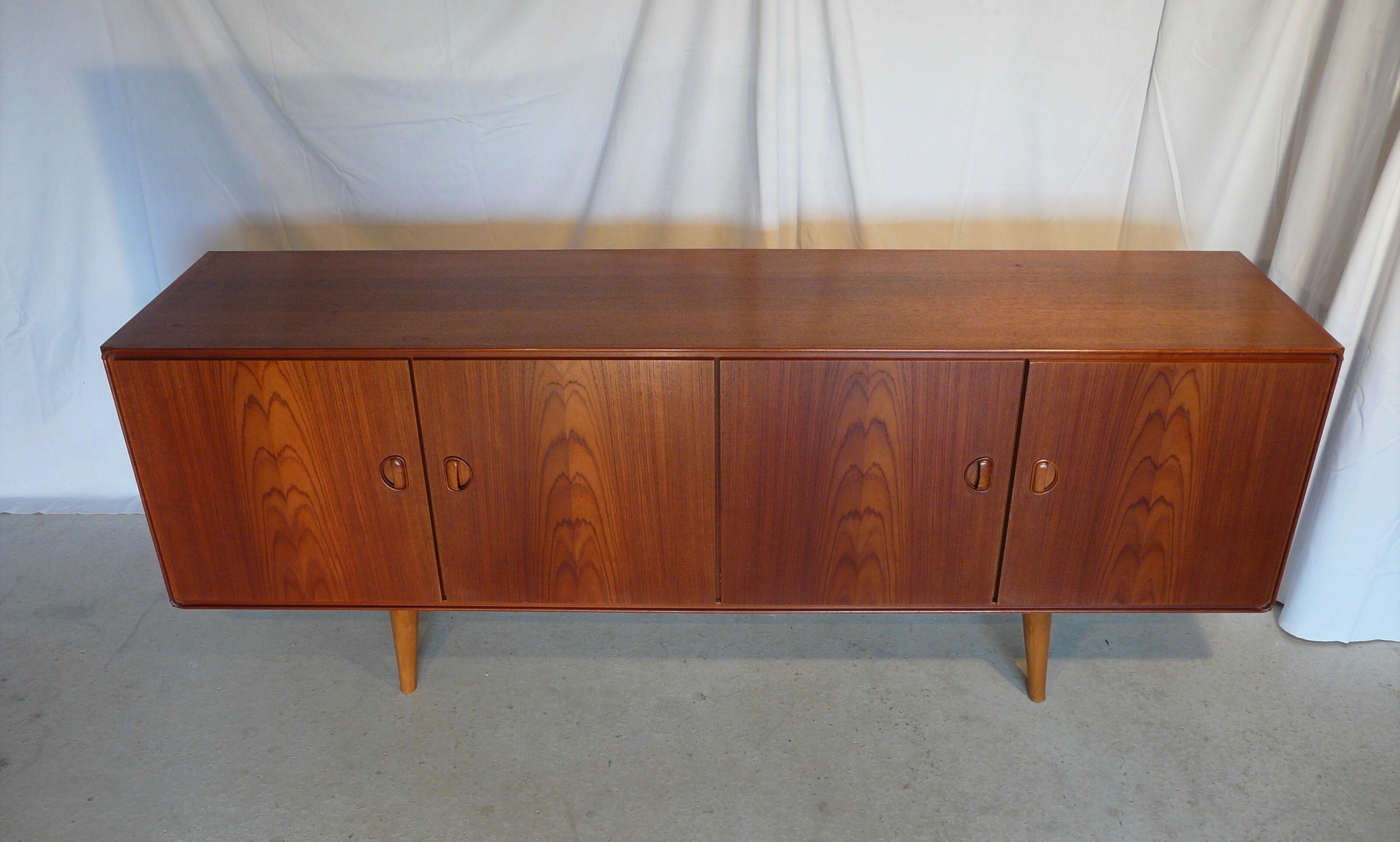Scandinavian teak enfilade 60s