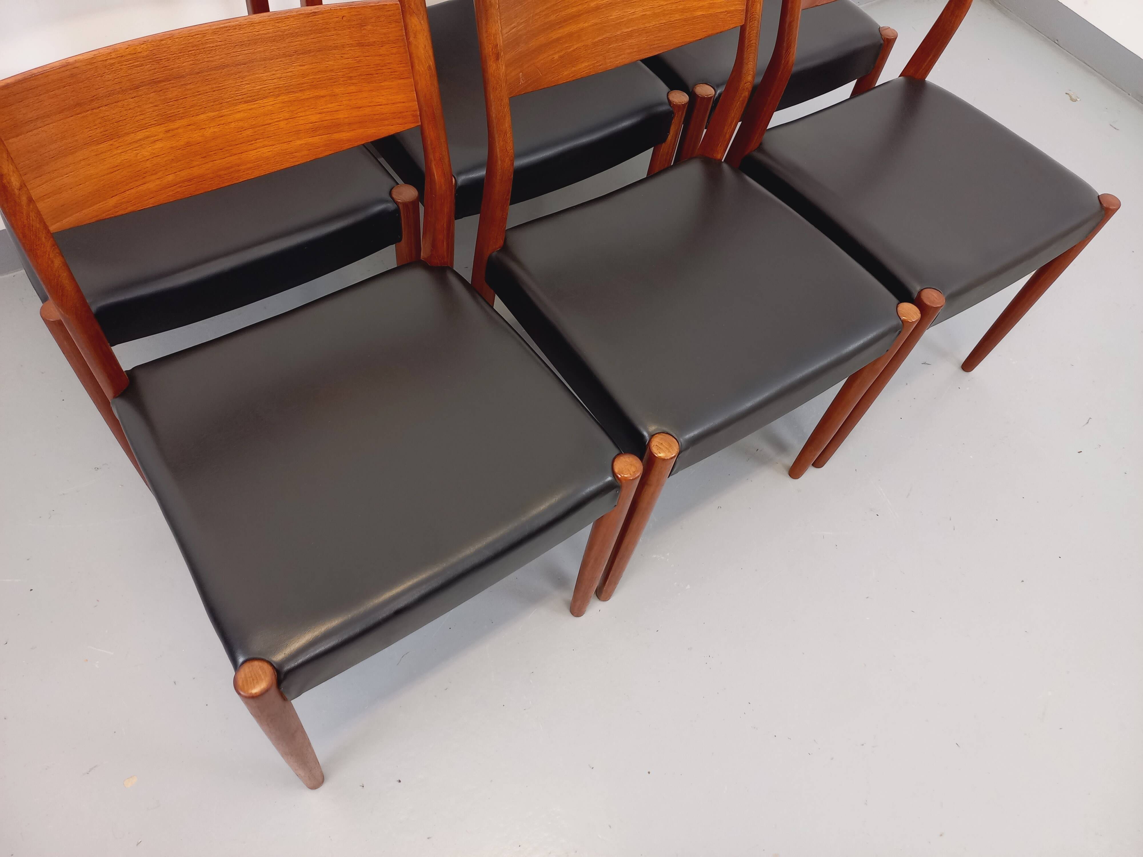 Set of 6 vintage Scandinavian Fristho Franeker chairs in teak and skai from the 60s