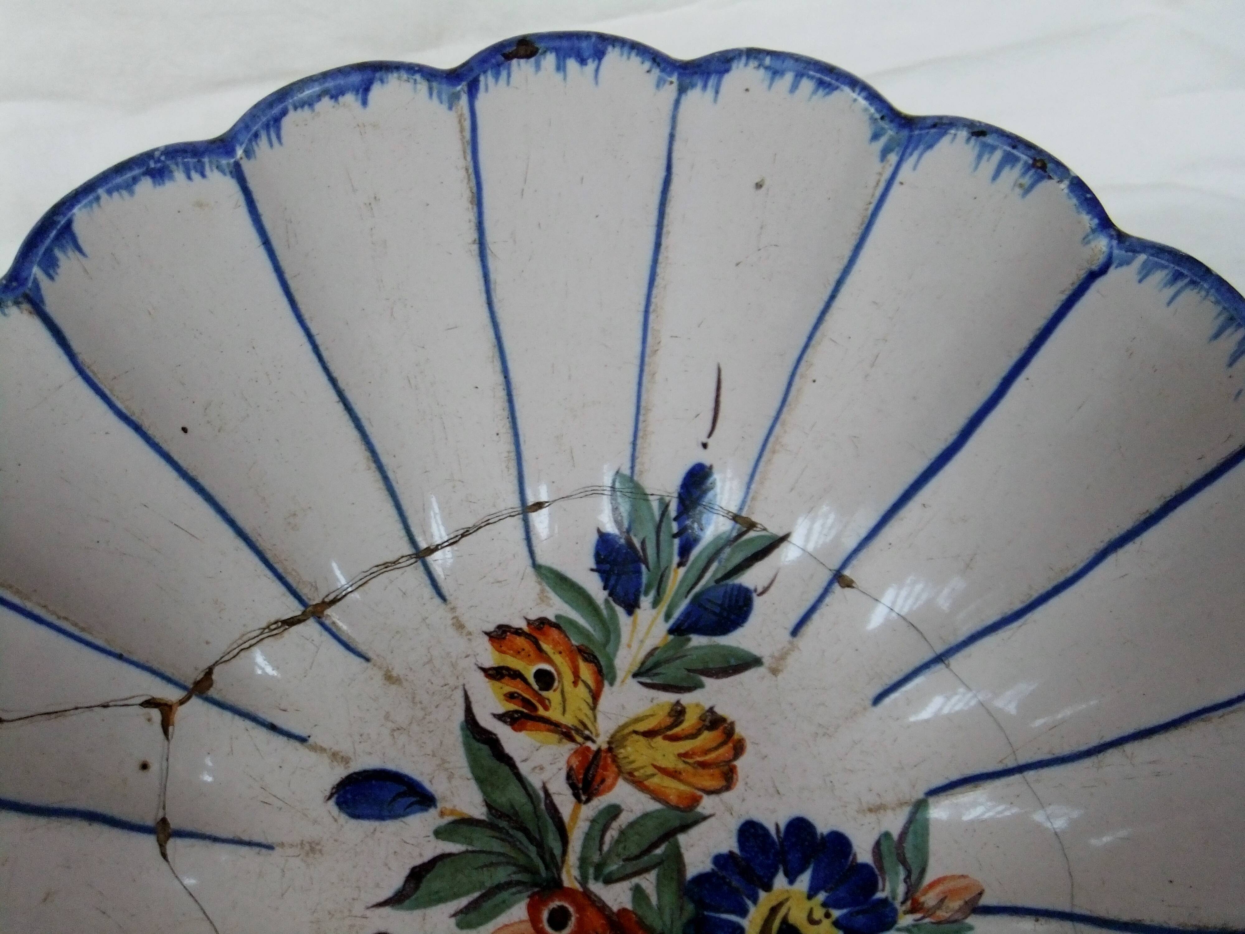 Salad bowl cut jatte XVIII century hollow flat Thiviers Auvillar