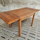 Dining table extendable