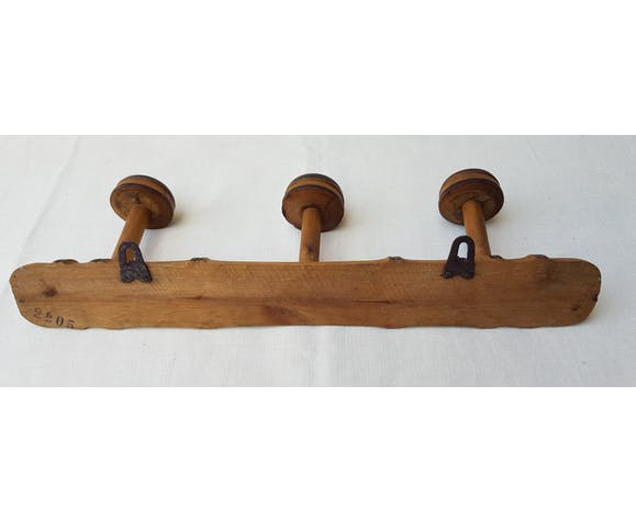 Wooden mantle door 3 patères