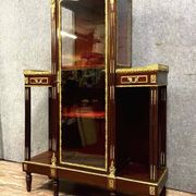 Display cabinet – Parisian cabinet in Louis XVI / Neoclassical style / mahogany / 19th century