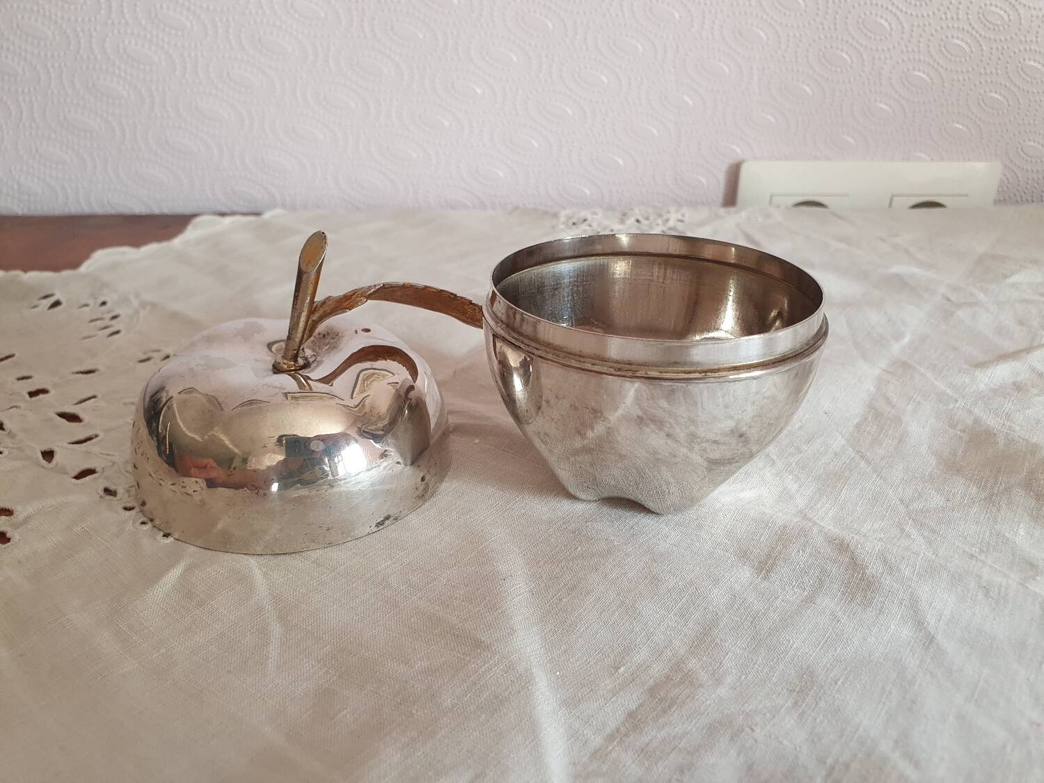 Vintage hollywood regency style apple shaped silver metal box