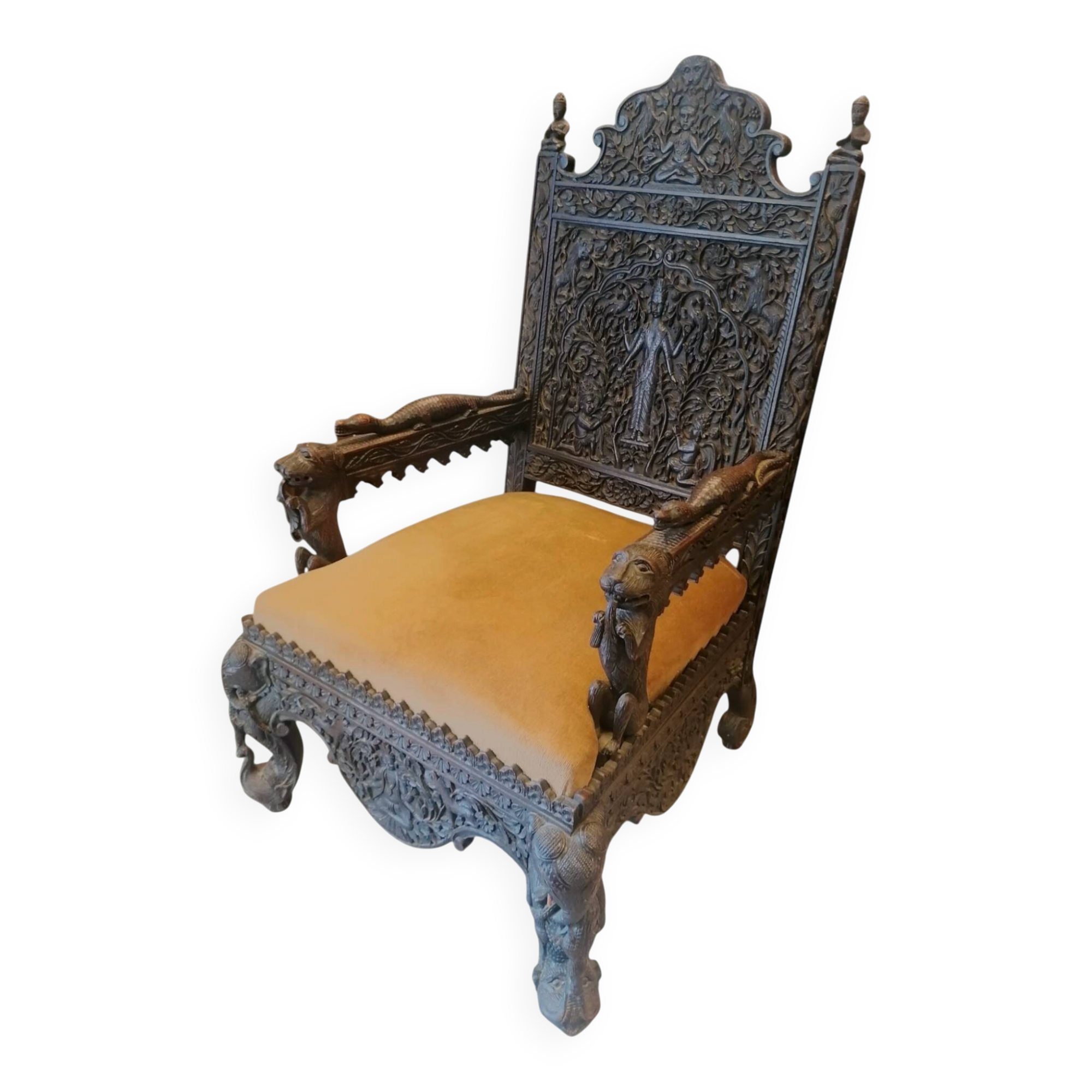 Indian throne chair in carved red wood - Buddhist / Hindu.