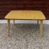 Extendable Scandinavian table