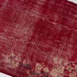 Tapis rouge turc vintage à motif floral