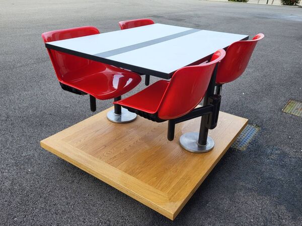 Table modus et 4 chaises Osvaldo Borsani par Tecno Italie 1970 Space Age