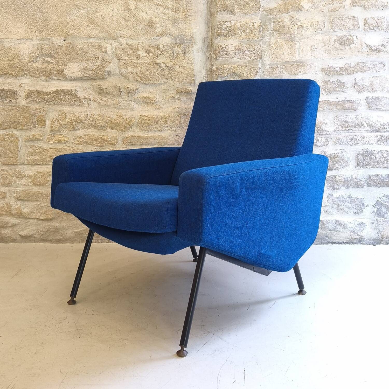 Pair of Troïka armchairs, design by Paul Geoffroy, Airborne edition.