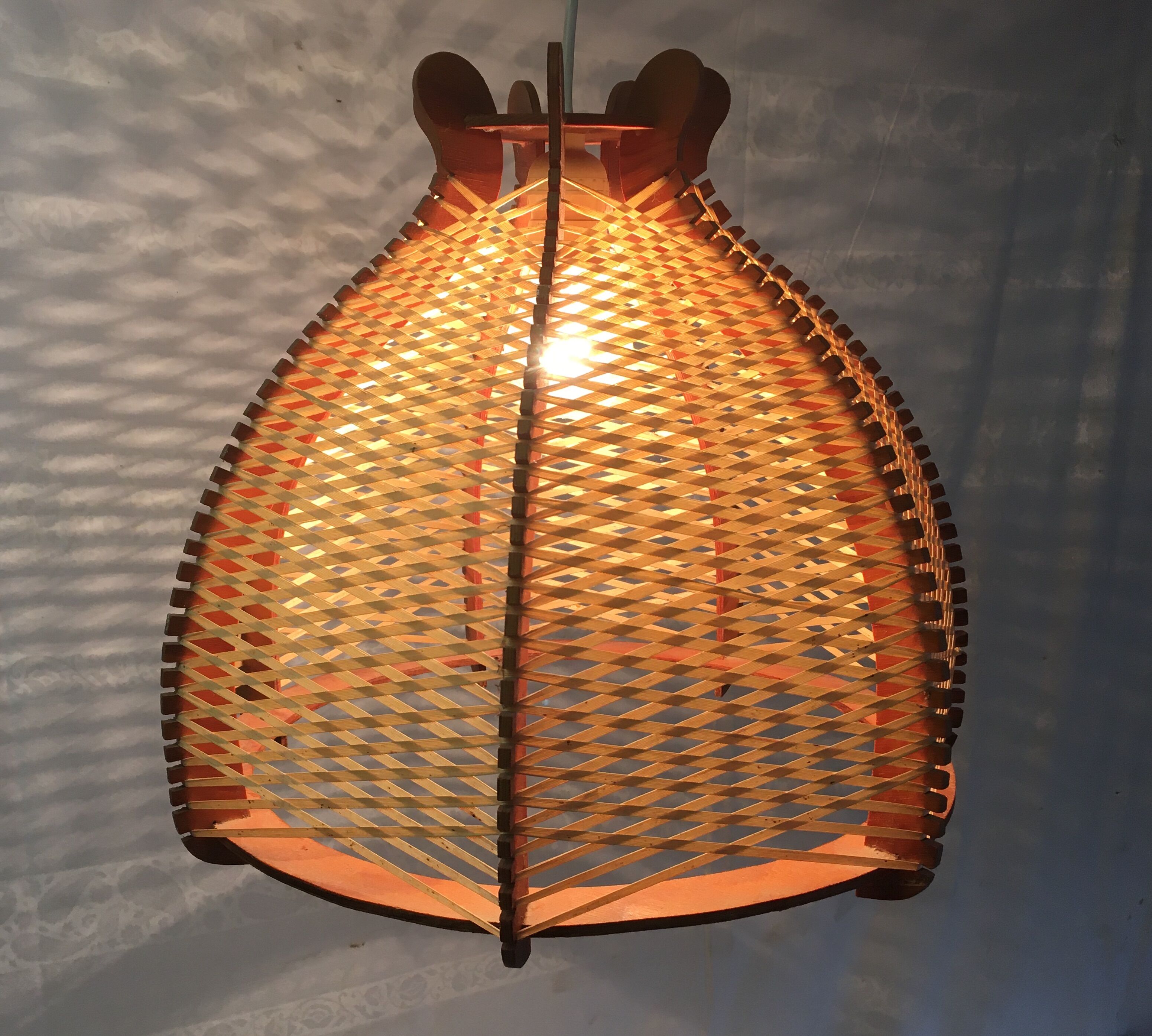 Scandinavian style suspension wood and yarn - 60s